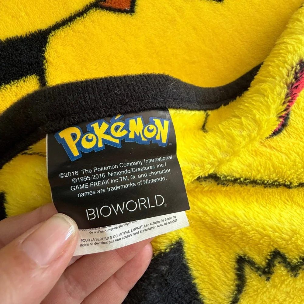 Pokemon Pikachu Bioworld Fleece Throw Blanket All Over Print Yellow Black 46x60